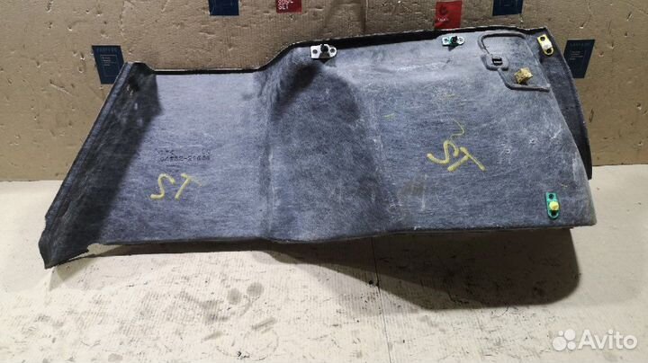 Обшивка багажника toyota caldina st210