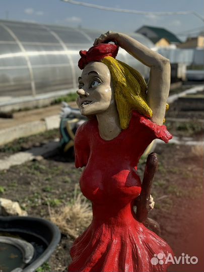 Садовая фигурка Баба-Яга