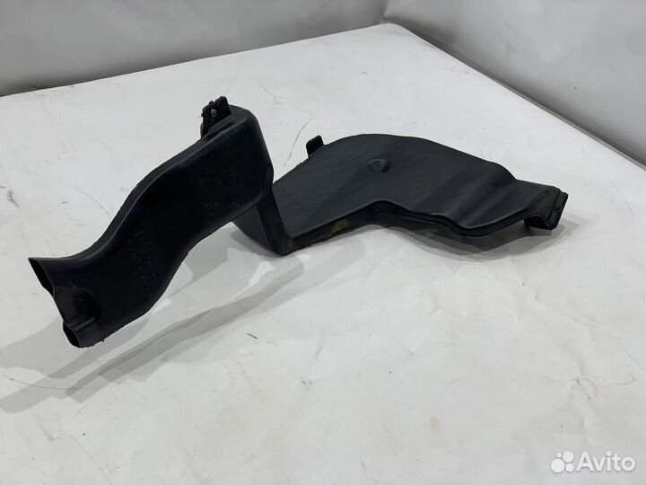 Воздуховод второго ряда Mitsubishi Outlander 3