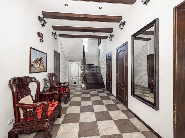 Дом 200 м² на участке 8,3 сот.