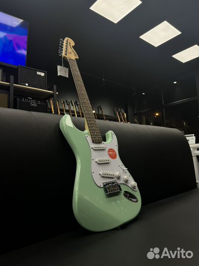Fender squier affinity series stratocaster laurel