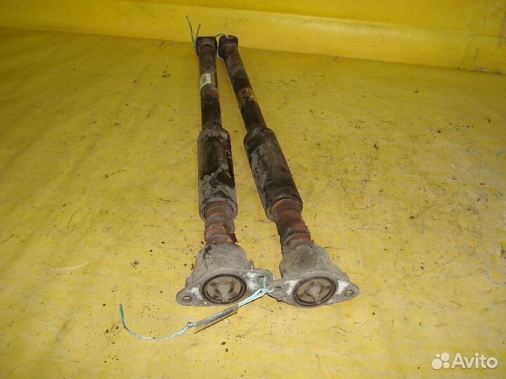 Амортизатор задний Mazda Demio DY5W