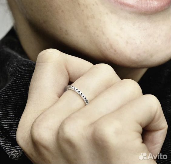 Pandora кольцо логомания. сердца пандора