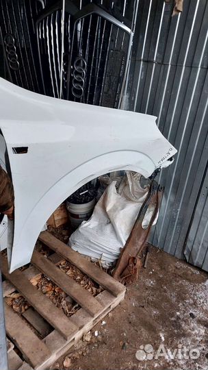 Крыло переднее правое с дефект.Opel Astra H.2007г