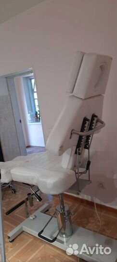 Косметолого-педикюрное кресло на гидравлике