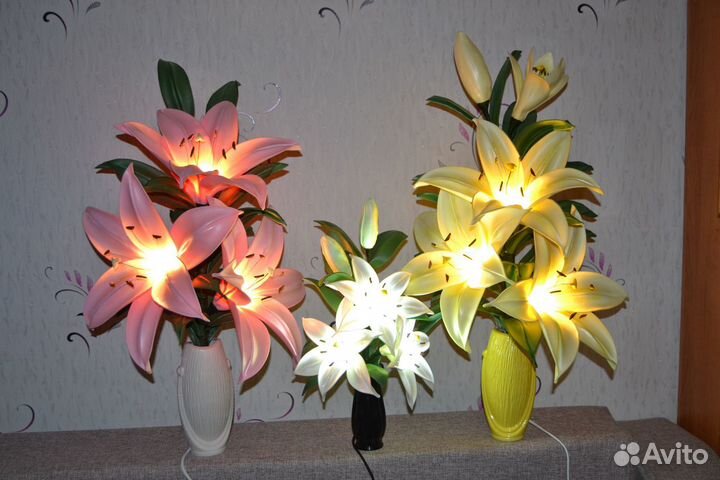 Настольные светильники-цветы ручной работы