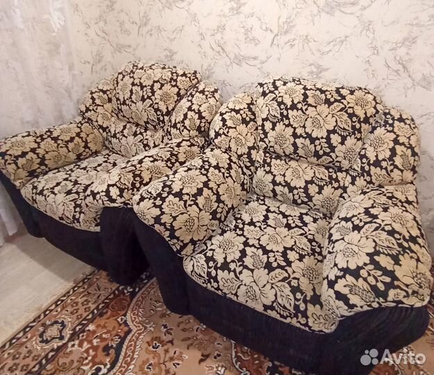 2 мягких кресла