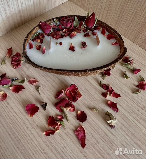 Свеча в кокосе