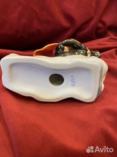 Статуэтка фарфоровая лфз Вакула на черте