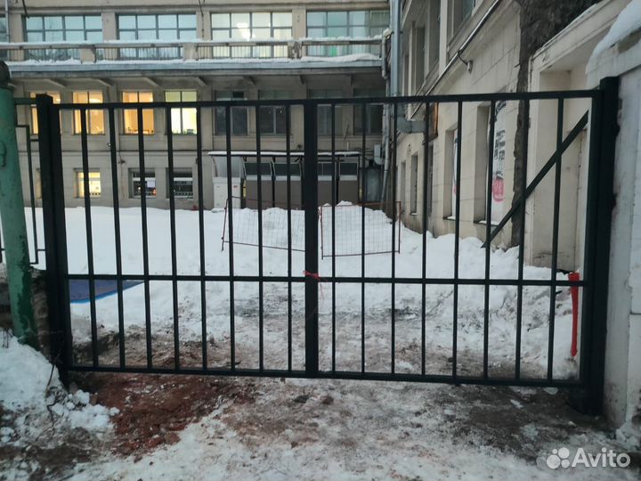 Распашные ворота под ключ