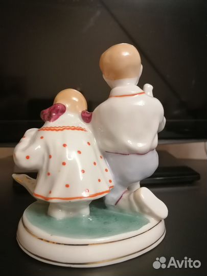 Фарфоровые статуэтки 