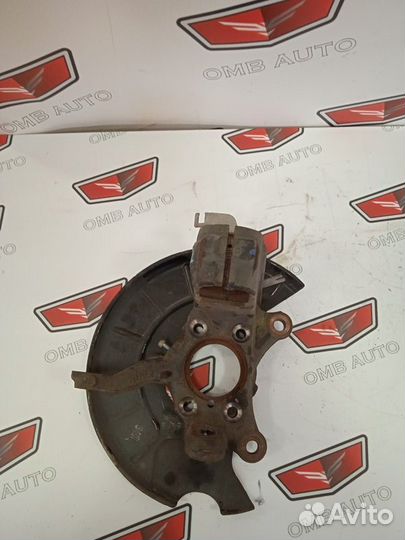 Кулак поворотный передний левый Гольф 6