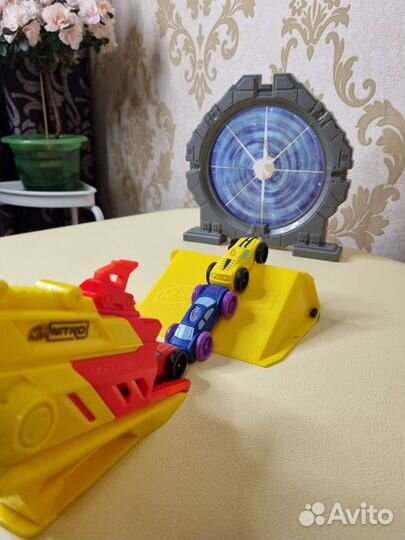 Игрушка nerf nitro. машинки
