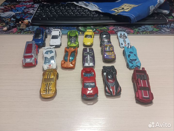 Hot wheels машинки
