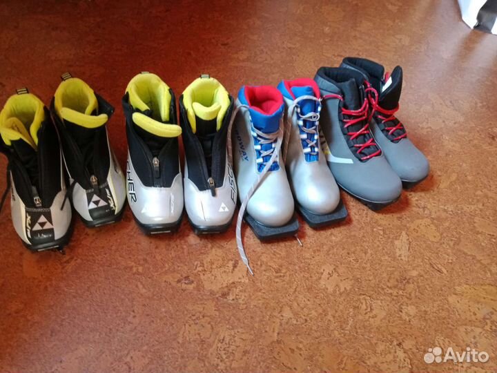 Лыжные ботинки разных рамеров
