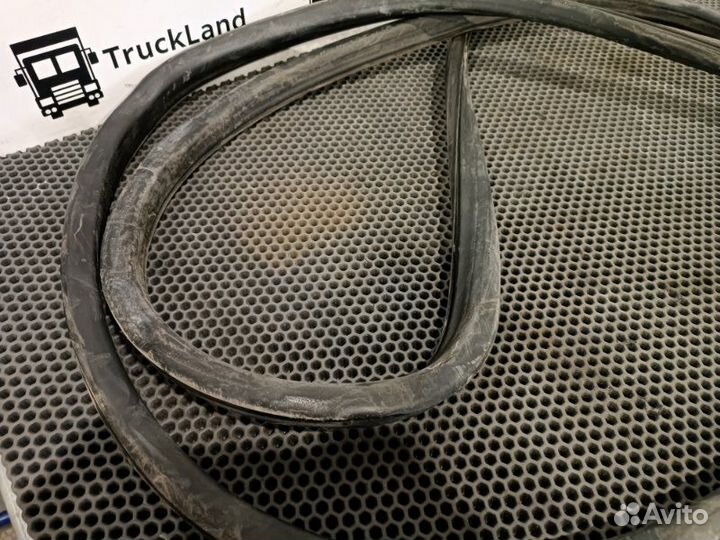 Уплотнительная резинка боковой двери Man Tgx