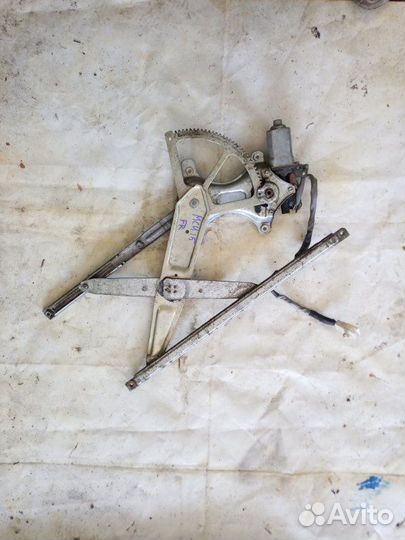 Стеклоподъемник передний правый Lexus Rx300 MCU15