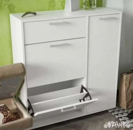 Обувница Дели