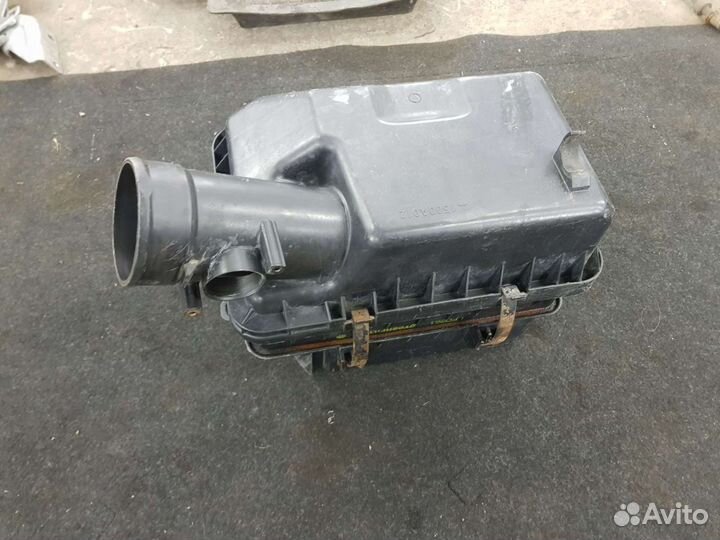 Корпус воздушного фильтра Mitsubishi lancer 10