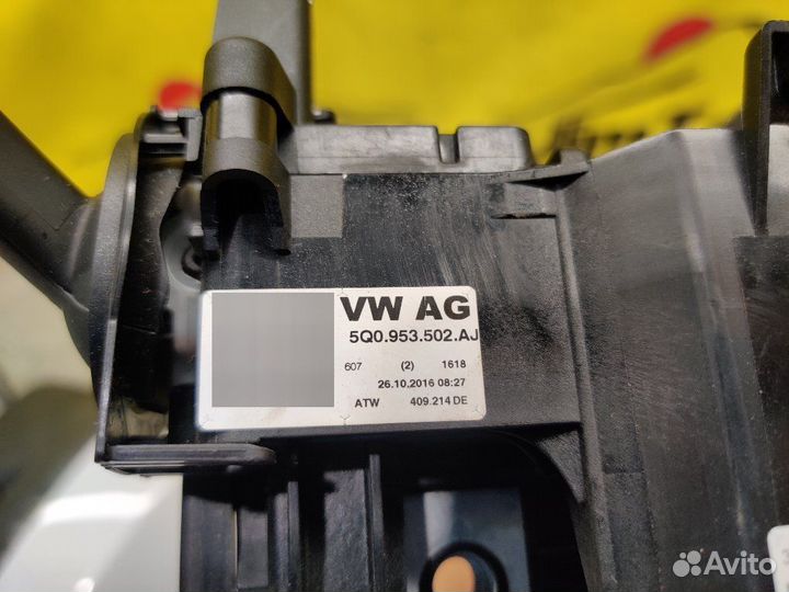 Блок подрулевых переключателей Volkswagen Passat
