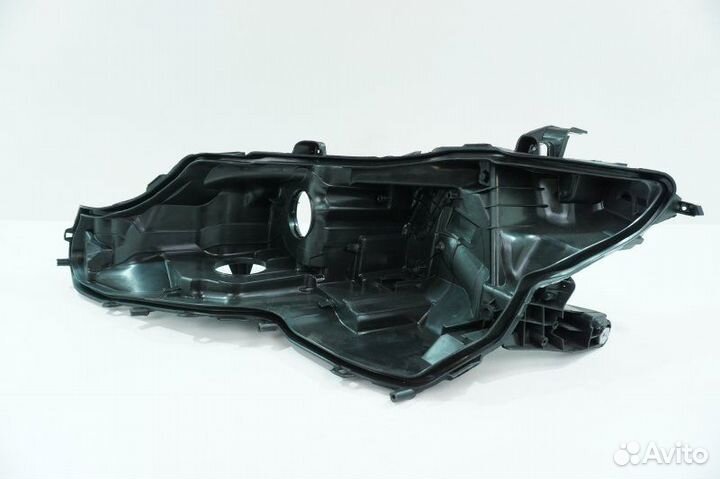 Корпус фары левый Toyota Camry V70 2018