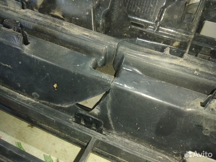 Решетка радиатора Форд Эксплорер