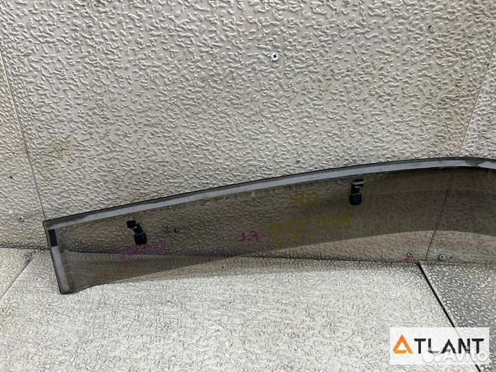 Ветровик передний левый suzuki MR wagon