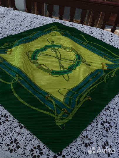 Зелёный платок Гофре Геральдика