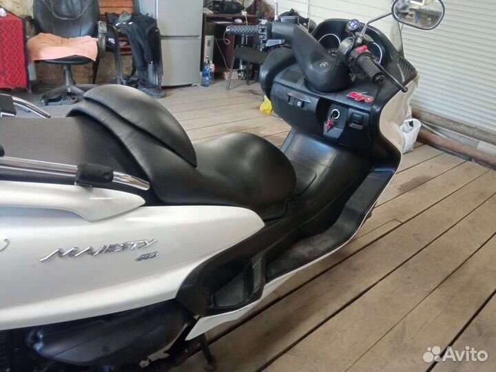 Макси-скутер Yamaha Majesty 400