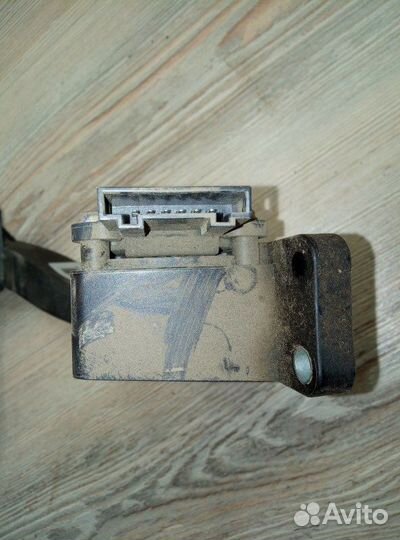 Педаль газа Geely emgrand EC7