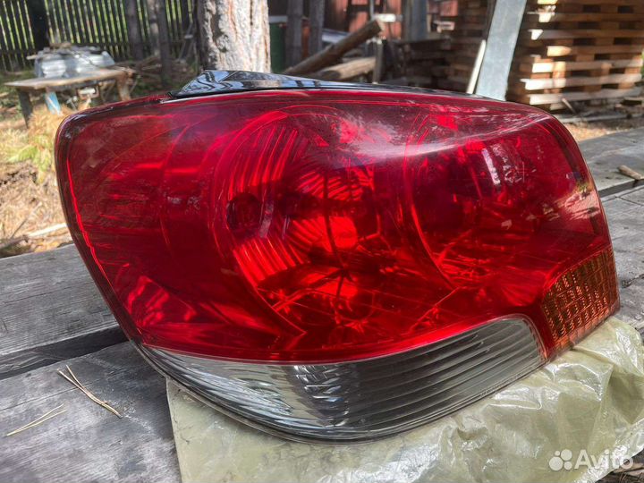 Фонарь задний левый mitsubishi airtrek
