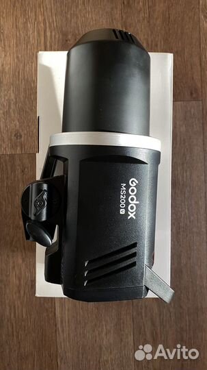 Студийная вспышка Godox MS200V