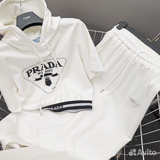 Новая коллекция,женский костюм Prada