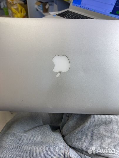 Apple MacBook Air 11 2010