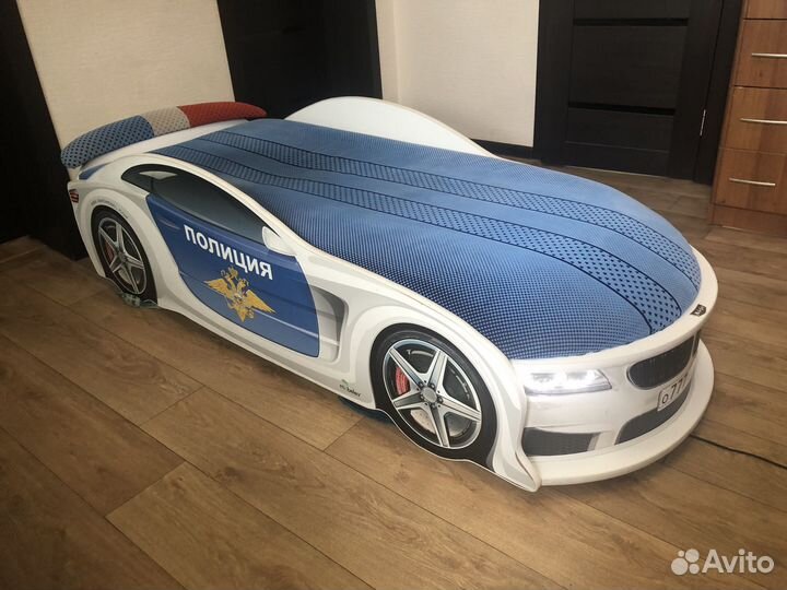 Кровать машина