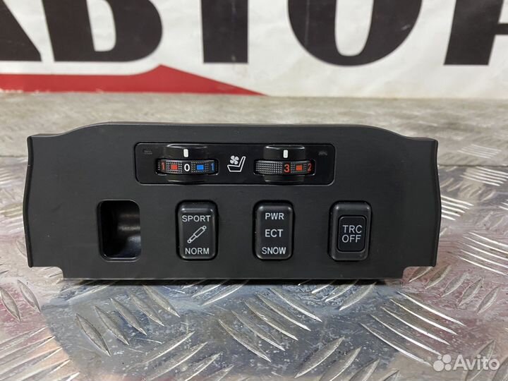 Панель управления Lexus GS 3