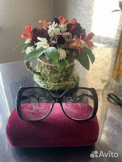 Солнцезащитные очки женские gucci