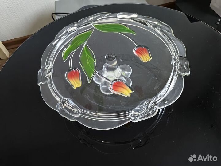 Тортовница на ножке