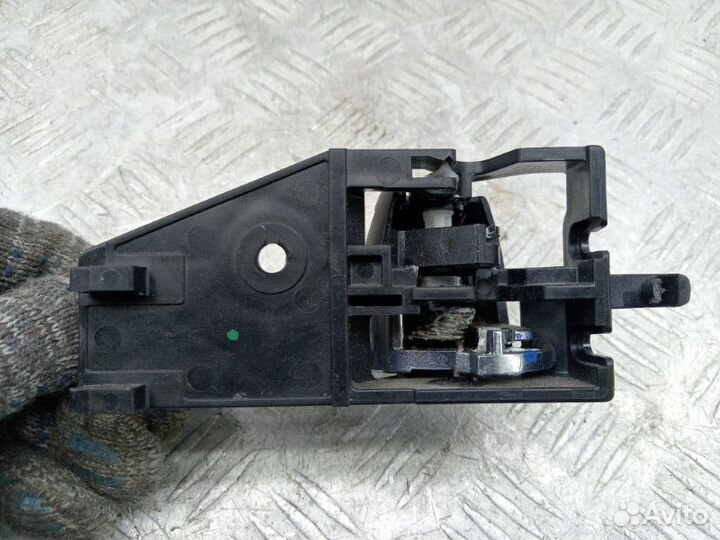 Ручка двери задней внутренняя левая Suzuki Sx4 1.6