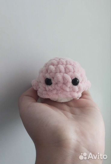 Вязаная игрушка китенок