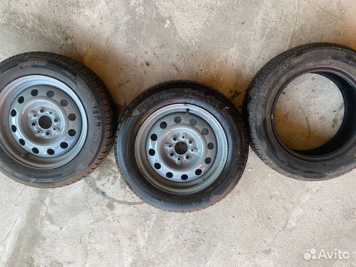 Yokohama 104ZR 4/5 R5.5 19B