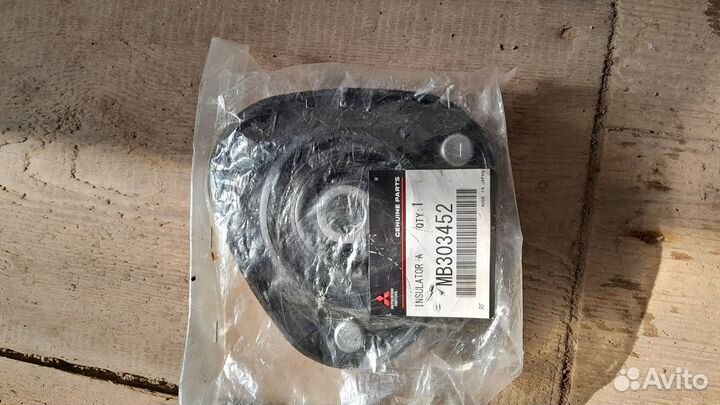 Стойка передняя на mitsubishi пинин и опора