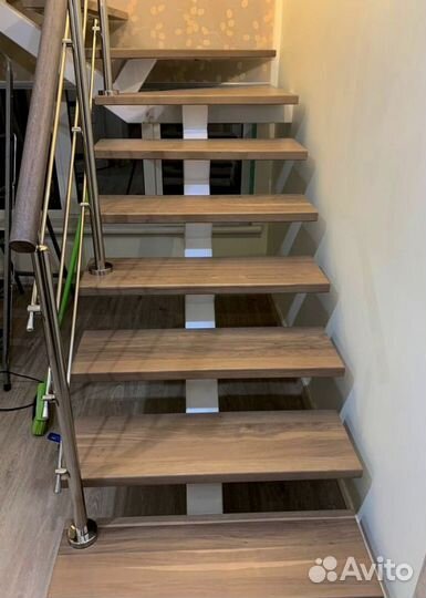 Лестничиный металлокаркас