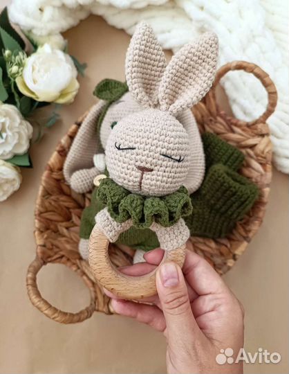 Вязанные игрушки набор заек