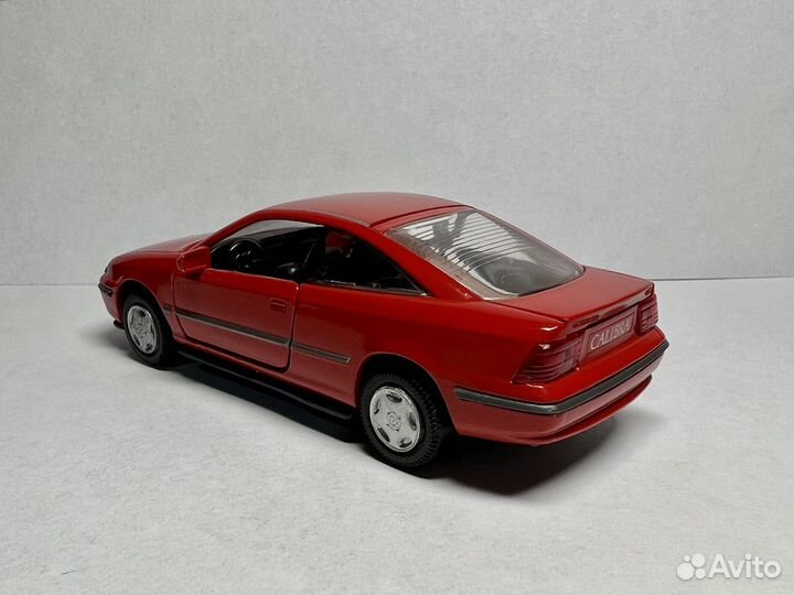 Модель Opel Calibra 1/43