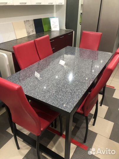 Стол обеденный и стулья