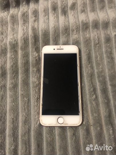 Телефон iPhone 8