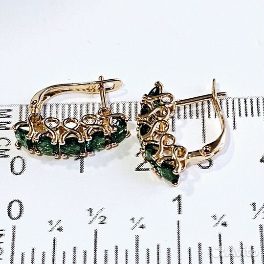 Серьги дорожки россыпью фианитов цвет изумруд