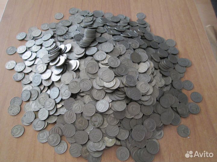 10 копеек СССР в бутылке из под шампанского