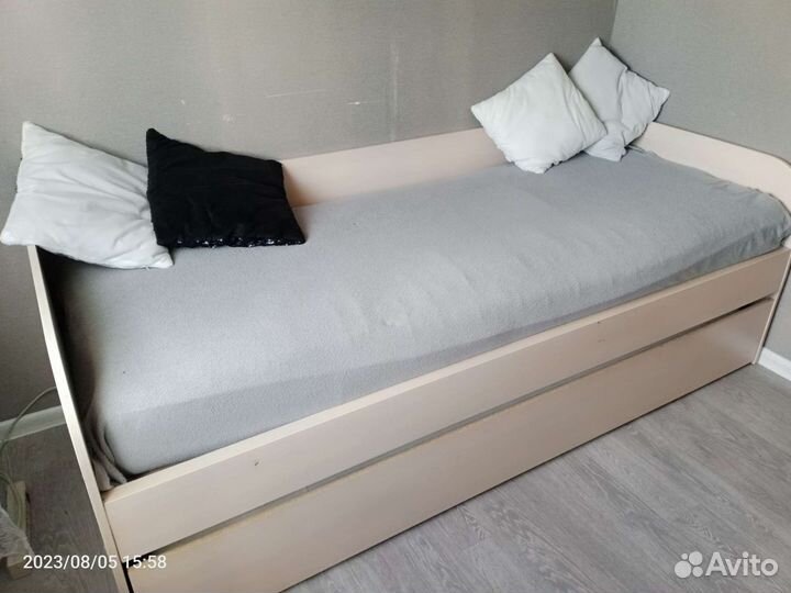 Детская кровать + матрасы